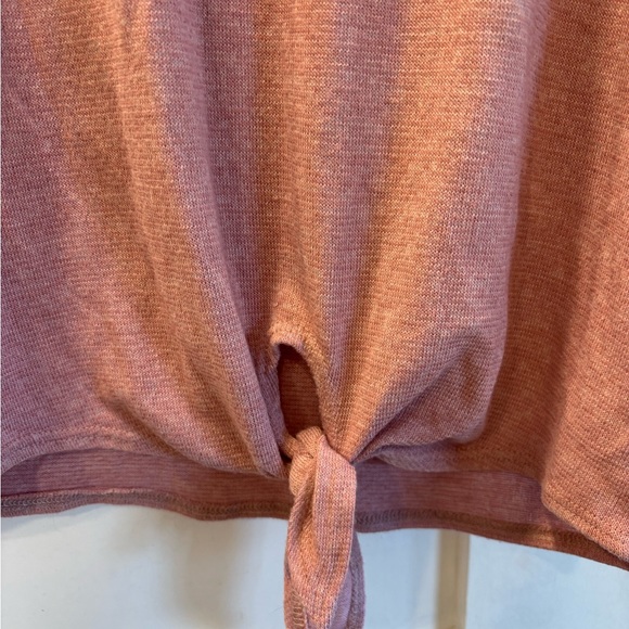 Front tie top - Picture 3 of 4